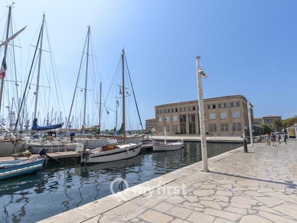 Sur le port de Toulon