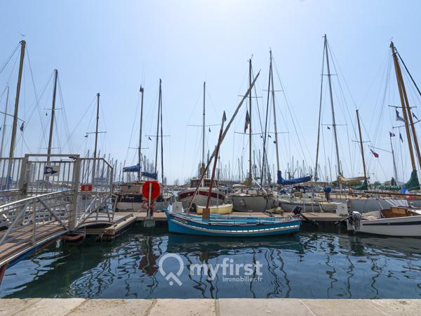 Sur le port de Toulon