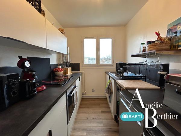 Appartement 3 pièces lumineux au dernier étage !