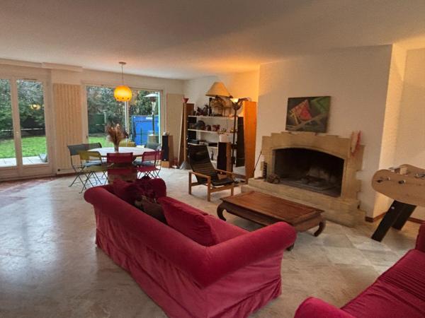 Maison à SAINT-MAUR-DES-FOSSES, 94100 - 6 pièces 267m²