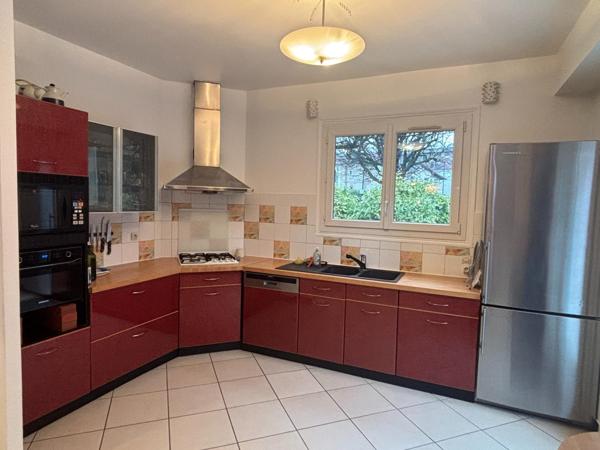 Maison à SAINT-MAUR-DES-FOSSES, 94100 - 6 pièces 267m²