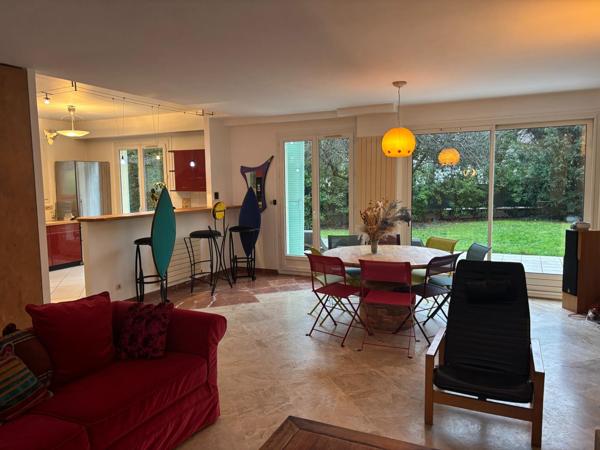 Maison à SAINT-MAUR-DES-FOSSES, 94100 - 6 pièces 267m²