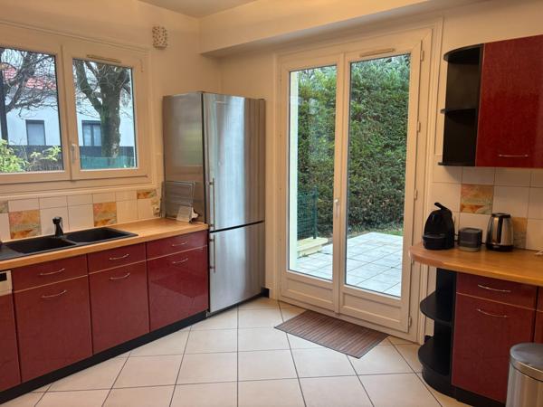 Maison à SAINT-MAUR-DES-FOSSES, 94100 - 6 pièces 267m²