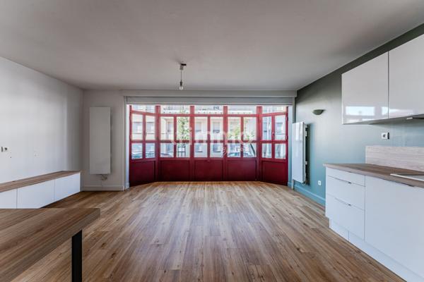Appartement cave et parking « à saisir sur offre de prix »