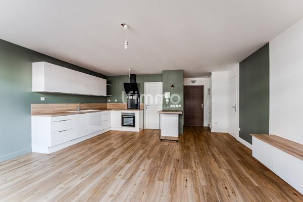 Appartement cave et parking « à saisir sur offre de prix »