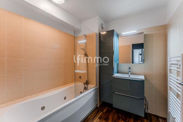 Appartement cave et parking « à saisir sur offre de prix »
