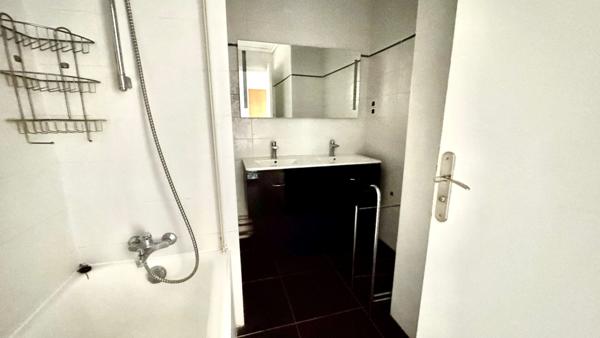 CHAMBERY EN EXCLUSITE / 3 PIECES DERNIER ETAGE - CHAMBERY