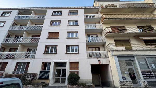 CHAMBERY EN EXCLUSITE / 3 PIECES DERNIER ETAGE - CHAMBERY