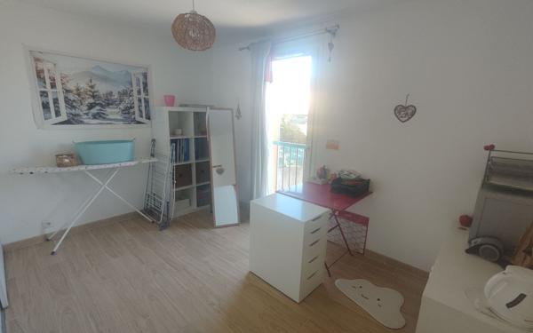 Maison à vendre    4 pièces •  Mison