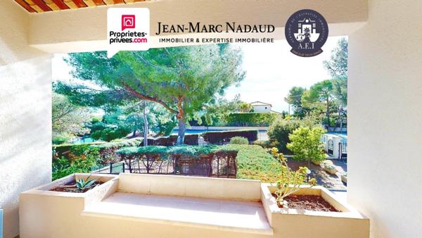 SAINT-RAPHAËL-2 PIÈCES DUPLEX DERNIER ÉTAGE-TERRASSE SUD-EST -MEUBLÉ & ÉQUIPÉ