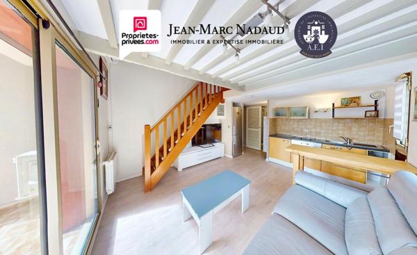 SAINT-RAPHAËL-2 PIÈCES DUPLEX DERNIER ÉTAGE-TERRASSE SUD-EST -MEUBLÉ & ÉQUIPÉ