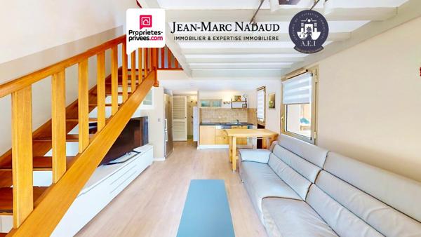 SAINT-RAPHAËL-2 PIÈCES DUPLEX DERNIER ÉTAGE-TERRASSE SUD-EST -MEUBLÉ & ÉQUIPÉ