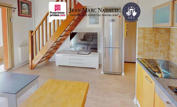 SAINT-RAPHAËL-2 PIÈCES DUPLEX DERNIER ÉTAGE-TERRASSE SUD-EST -MEUBLÉ & ÉQUIPÉ