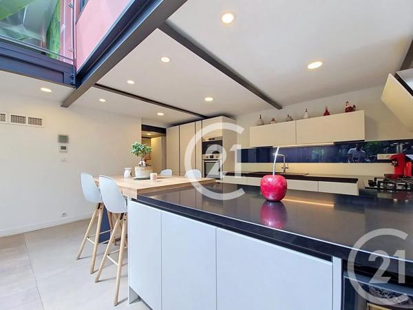 Appartement Loft à vendre  4 pièces - 147,50 m 2   ST REMY DE PROVENCE  - 13