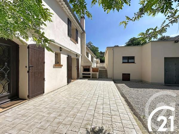 Maison à vendre  8 pièces - 189 m 2   TAILLADES  - 84