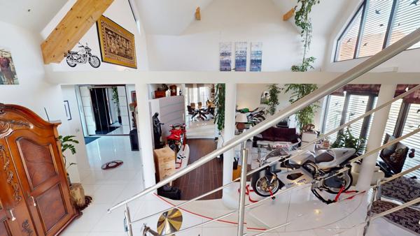 Maison d’exception aux volumes spectaculaires – Seltz