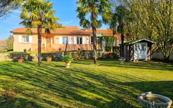 Maison à vendre    3 pièces •  Roussillon
