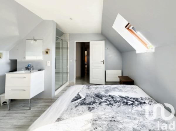 Location maison 8 pièces 150 m² Roost-Warendin