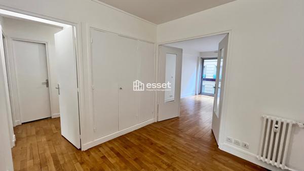 Location Appartement 4 pièces 84.4 m² - Paris 75016