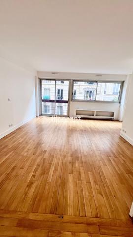 Location Appartement 4 pièces 84.4 m² - Paris 75016