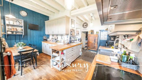 CHARROUX - 03140 : maison T14 (465 m²) en vente
