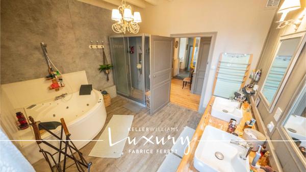 CHARROUX - 03140 : maison T14 (465 m²) en vente