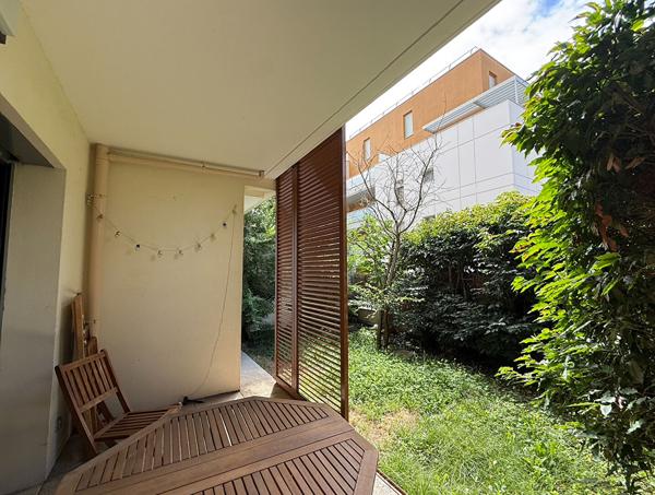 Appartement 2 pièces à vendre à Tassin-la-Demi-Lune - Rez-de-jardin, garage fermé