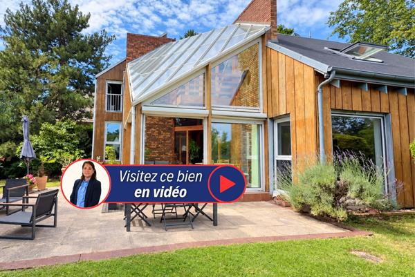 Maison d'architecte en bordure de forêt, proche centre-ville, Calme absolu, 6 CHAMBRES.