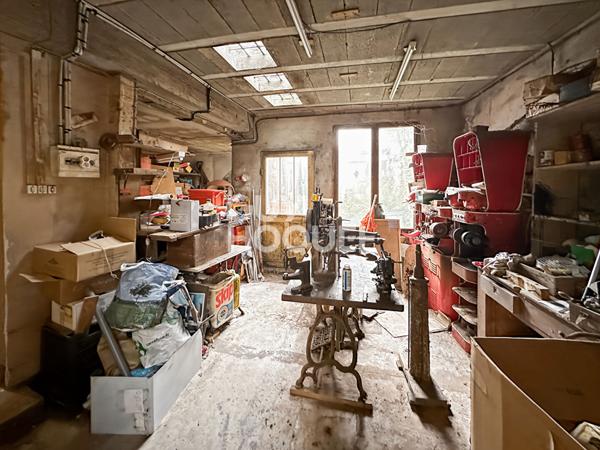 Maison de ville historique . Plein centre de Tournan-en-Brie.