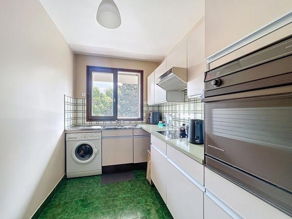 Appartement Suresnes 3 pièce(s) 77 m2