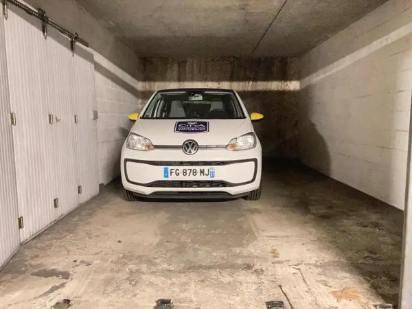 Parking à louer Tours (37000)