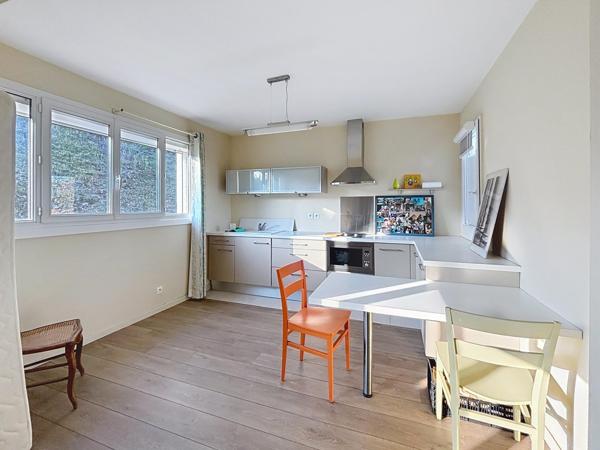 VILLA - 6 pièces - 154 m2