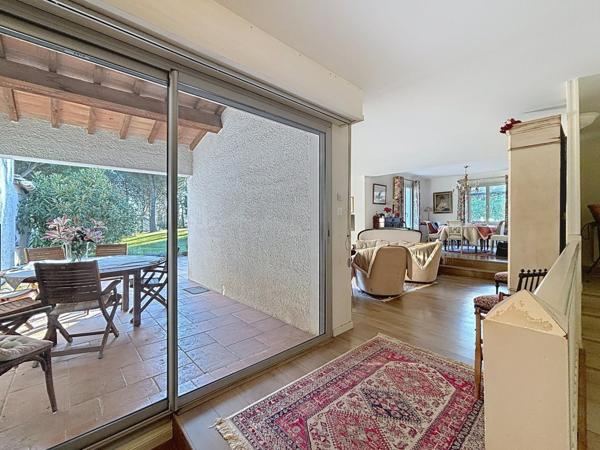 VILLA - 6 pièces - 154 m2