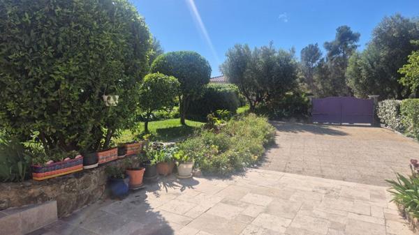 Maison à vendre 699 000 € Ollioules 8 p 168 m² DPE B
