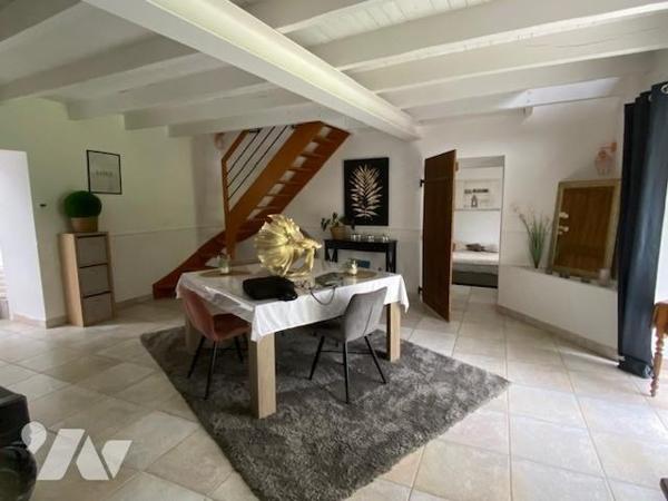 MAISON D'HABITATION TYPE LONGERE AVEC PISCINE