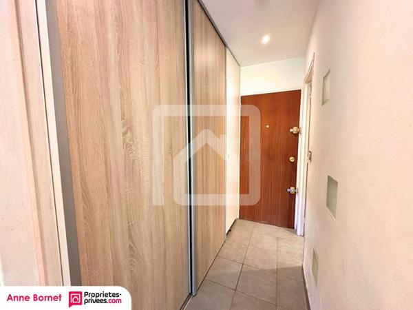 Studio 24 m2, terrasse, parc de 4 hectares, parkings