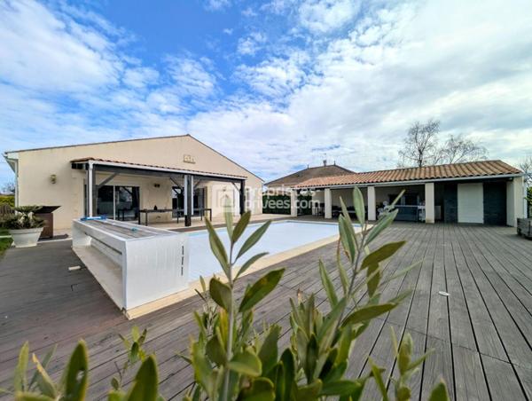 Maison Chateaubernard 7 pièce(s) 208.59 m2 CRIT 391180