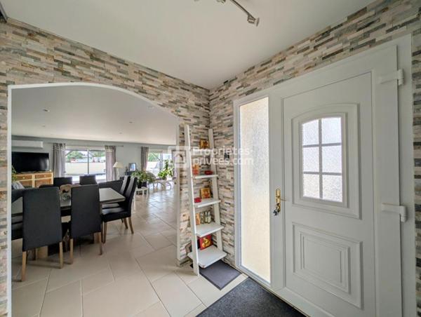 Maison Chateaubernard 7 pièce(s) 208.59 m2 CRIT 391180