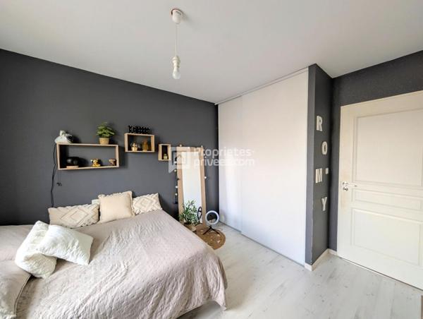 Maison Chateaubernard 7 pièce(s) 208.59 m2 CRIT 391180