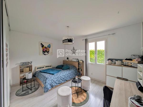 Maison Chateaubernard 7 pièce(s) 208.59 m2 CRIT 391180