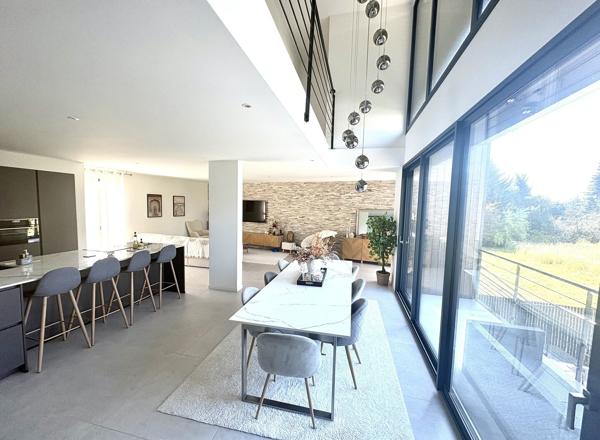 Villa contemporaine 197m2 avec terrain constructible 1532m2