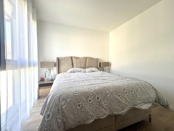 Villa contemporaine 197m2 avec terrain constructible 1532m2