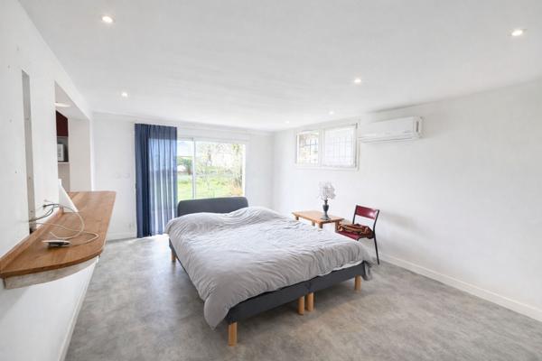 MAISON Saint BENOIT 6 pièces 4 chambres 176 m2 habitable.