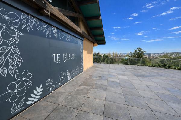 Un appartement au positionnement premium sur Golf et 800m du métro.