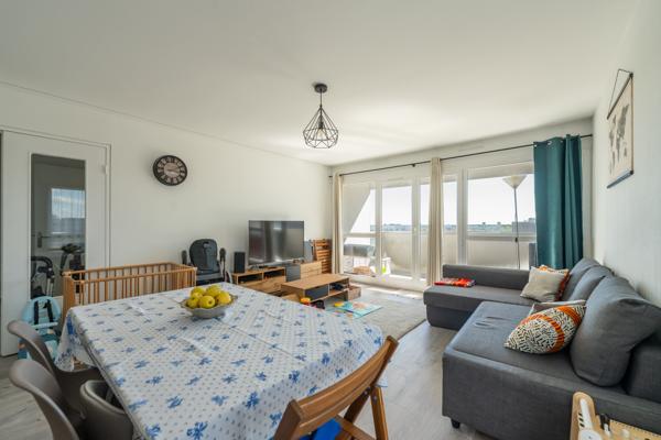 Appartement
         3 pièces
        - 72 m² Exclusivité 330 000 € *
