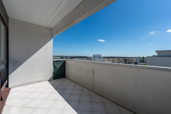 Appartement
         3 pièces
        - 72 m² Exclusivité 330 000 € *