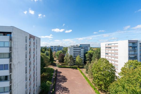 Appartement
         3 pièces
        - 72 m² Exclusivité 330 000 € *