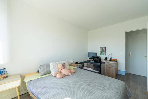 Appartement
         3 pièces
        - 72 m² Exclusivité 330 000 € *