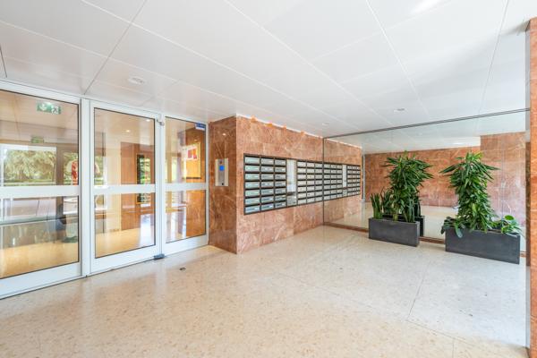 Appartement
         3 pièces
        - 72 m² Exclusivité 330 000 € *