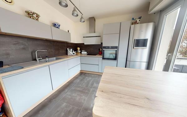 Appartement à vendre    4 pièces • 99,81 m2 Wolfisheim